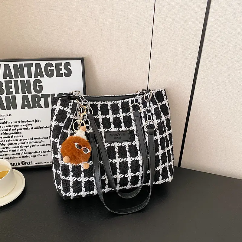 Women's Plaid Woolen Shoulder Bag 2025 New Arrival - Image 2