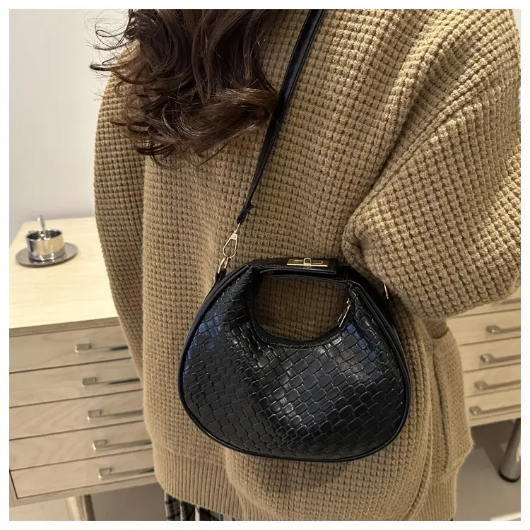 Brown Croc Texture Shoulder Bag for Women 2025 — feature 10