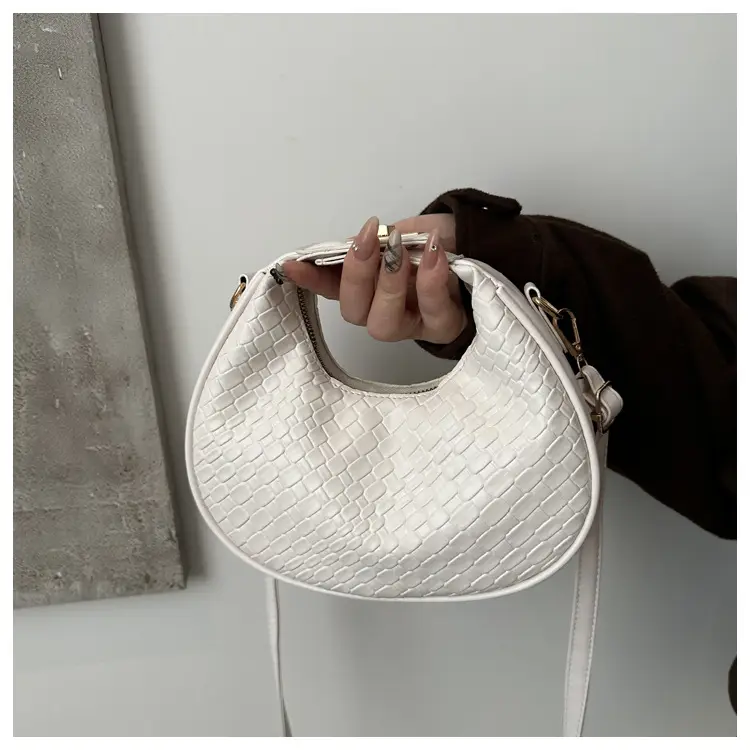 Brown Croc Texture Shoulder Bag for Women 2025 — feature 21