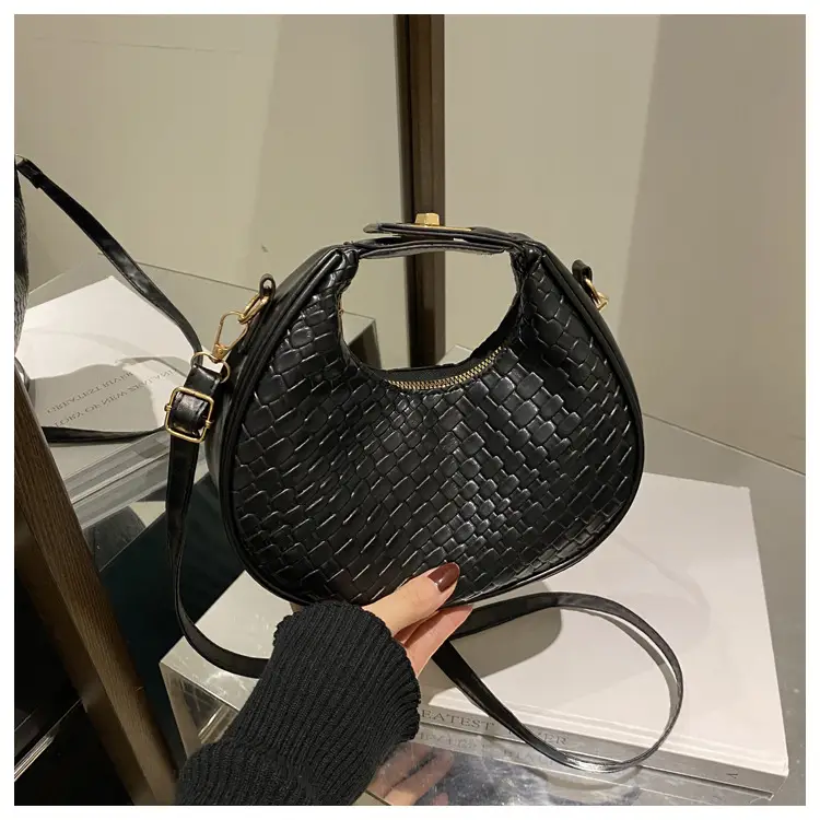 Brown Croc Texture Shoulder Bag for Women 2025 — feature 25