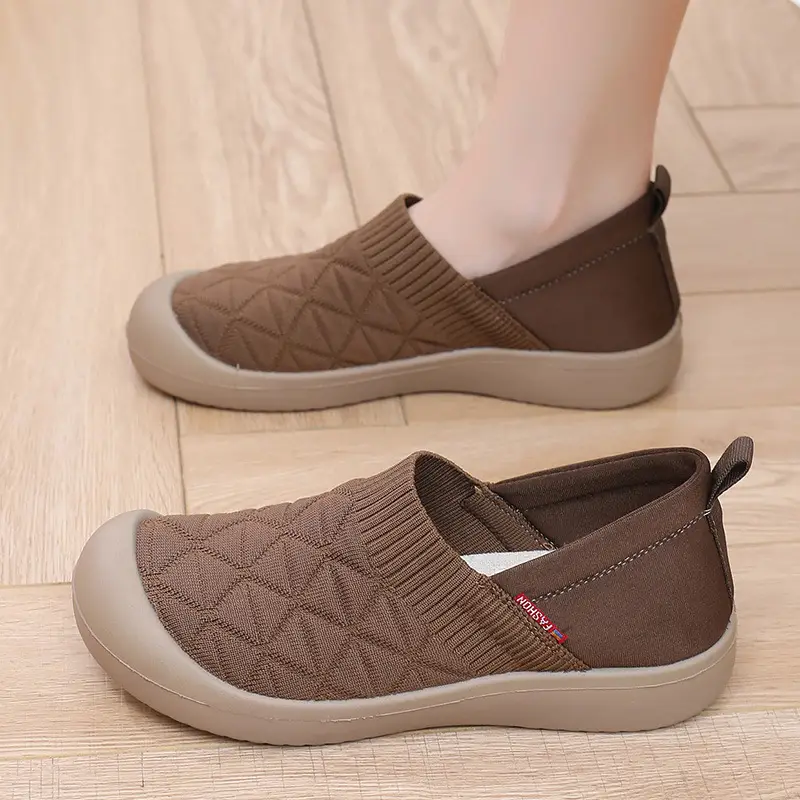Spring and Autumn New Women's Single-layer Shoes Non-slip Soft Sole Slip-on Lazy Shoes Flat Light Mother Shoes Casual Breathable Women's Shoes - Image 5