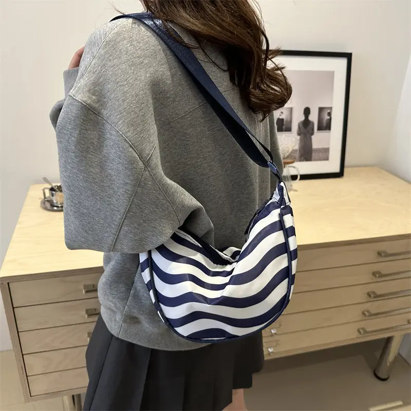 2025 Korean Style Lazy Crossbody Bag Large Capacity Travel Commuter Shoulder Bag for Women - Image 7