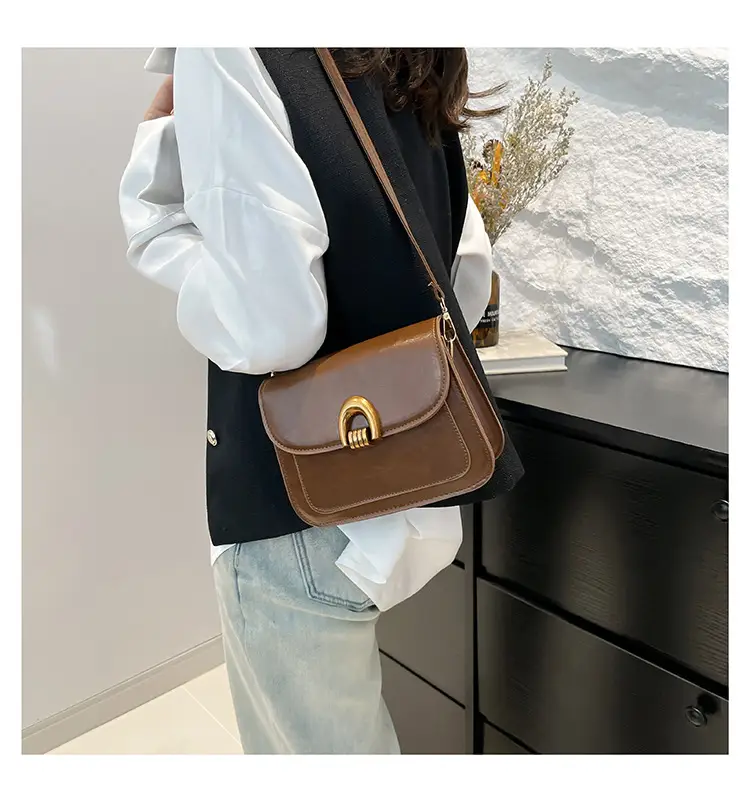 Women's Oil Wax Leather Shoulder Bag 2025 Spring Festival — feature 10