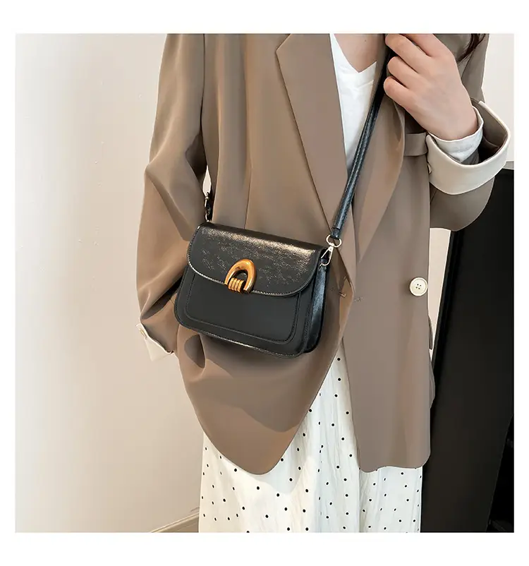 Women's Oil Wax Leather Shoulder Bag 2025 Spring Festival — feature 13