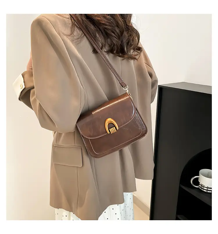 Women's Oil Wax Leather Shoulder Bag 2025 Spring Festival — feature 18