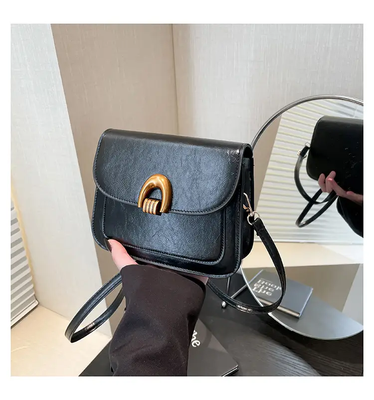Women's Oil Wax Leather Shoulder Bag 2025 Spring Festival — feature 19