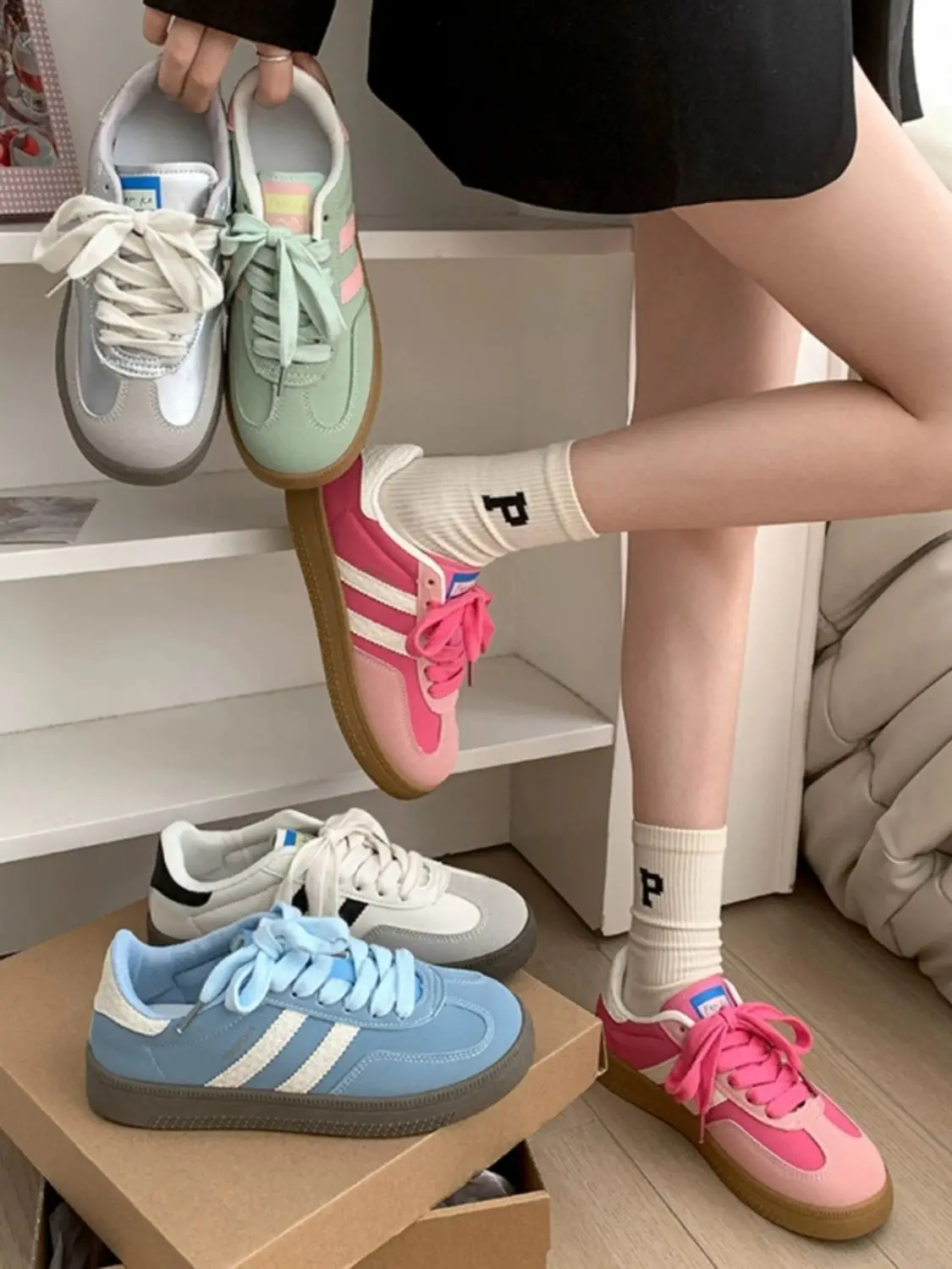 Women's Blue Retro Training Shoes 2025 — feature 1