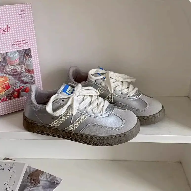 Women's Blue Retro Training Shoes 2025 — feature 10
