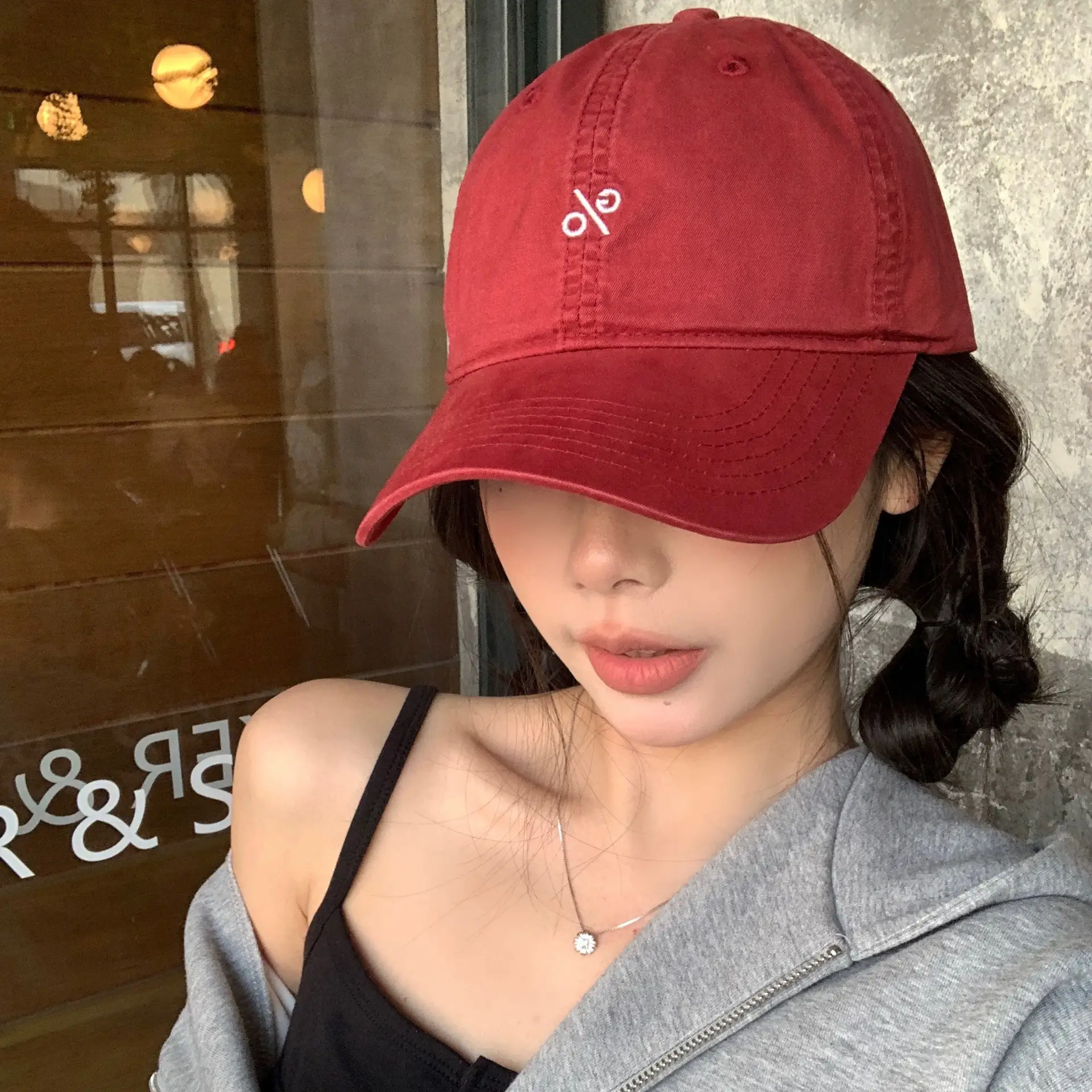 Women's Red Embroidered Cap with Curved Beige Plate - Image 8