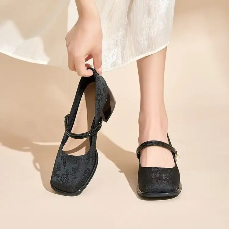 New Chinese Mary Jane Shoes Spring 2025 Pearl Jacquard — feature 11