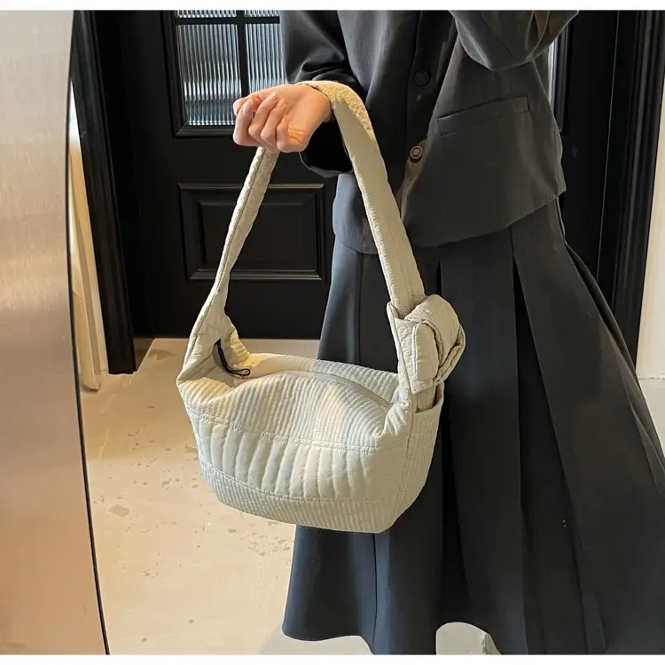 Women's New Korean Style Quilted Shoulder Bag with Wide Strap — feature 18