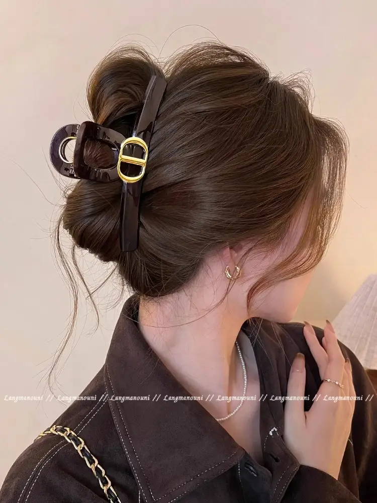 Retro Gold Shark Clip Hair Accessory for Women — feature 3