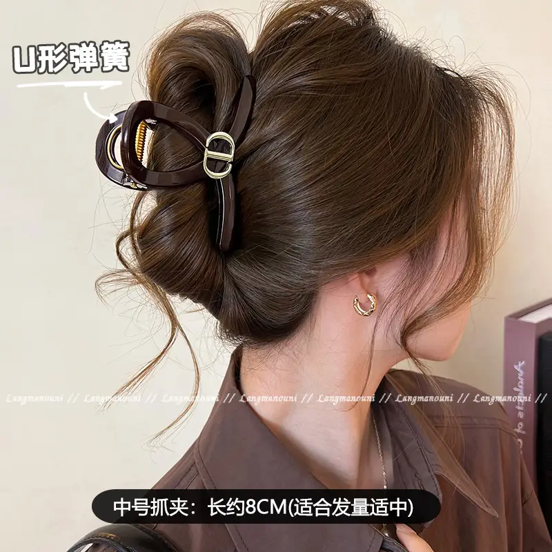 Retro Gold Shark Clip Hair Accessory for Women - Image 2