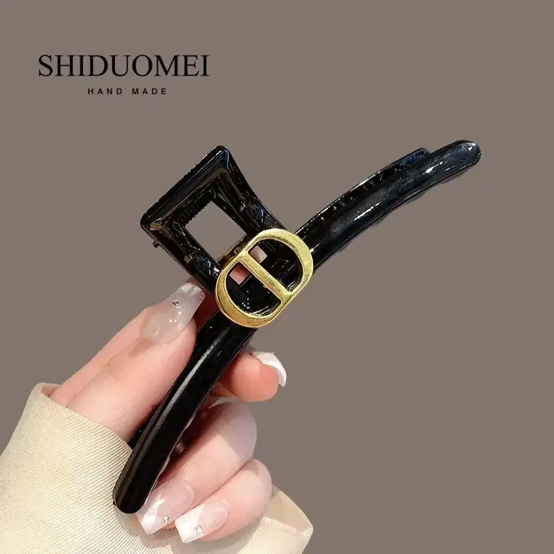 Retro Gold Shark Clip Hair Accessory for Women - Image 3