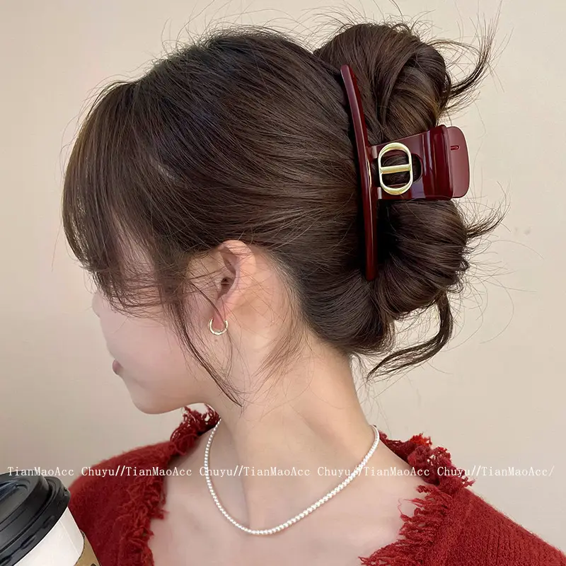 Retro Gold Shark Clip Hair Accessory for Women - Image 7