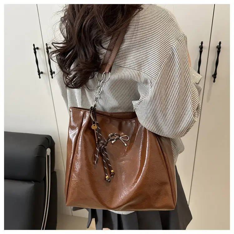 Silver Butterfly Shoulder Bag for Women 2025 — feature 12