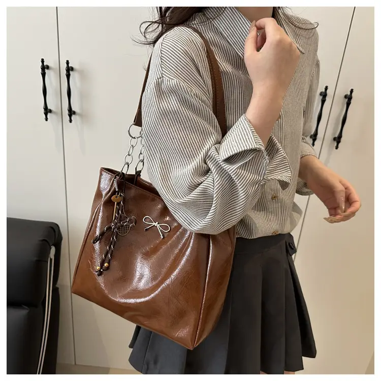 Silver Butterfly Shoulder Bag for Women 2025 — feature 14