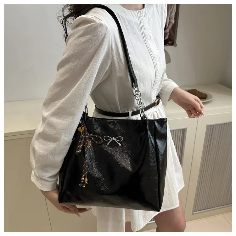 Silver Butterfly Shoulder Bag for Women 2025 — feature 15