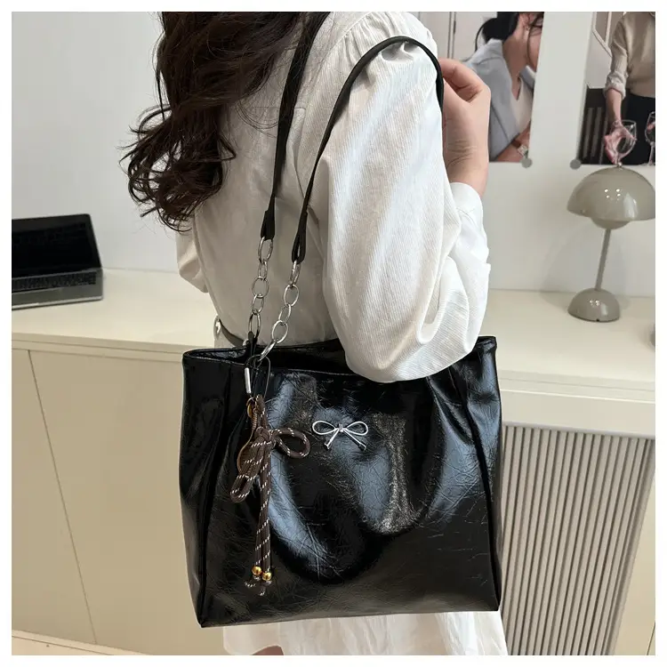 Silver Butterfly Shoulder Bag for Women 2025 — feature 17