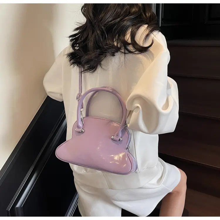 Black Crossbody Shell Bag for Women Spring Summer 2026 — feature 24