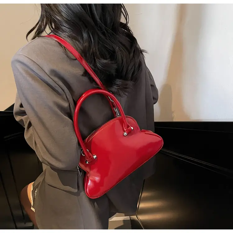 Black Crossbody Shell Bag for Women Spring Summer 2026 — feature 39