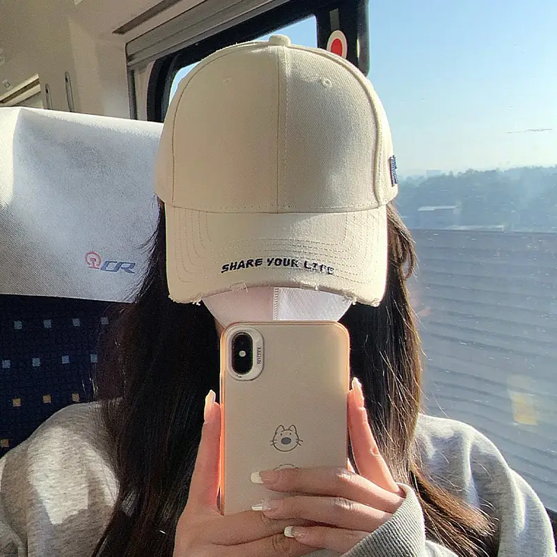 Women Face-Slimming Duckbill Cap with Hard Brim