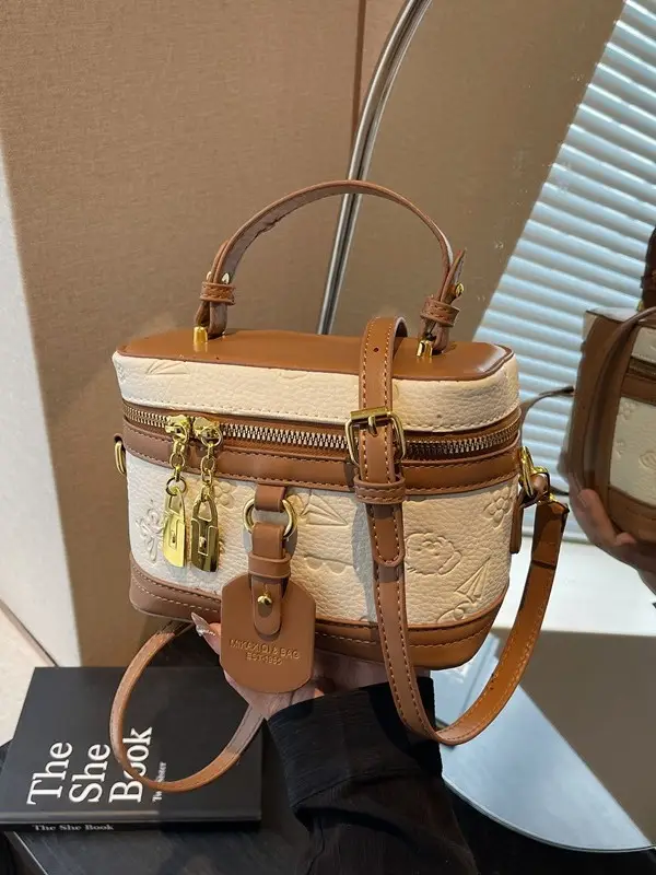 Women's Crossbody Leather Zipper Bag Tan Beige - Image 4