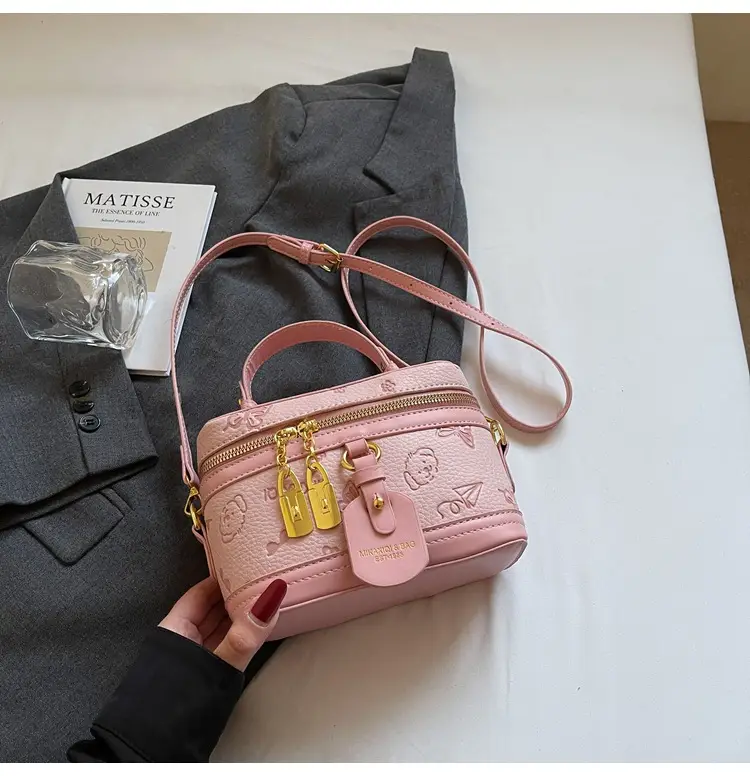 Women's Crossbody Leather Zipper Bag Tan Beige — feature 25