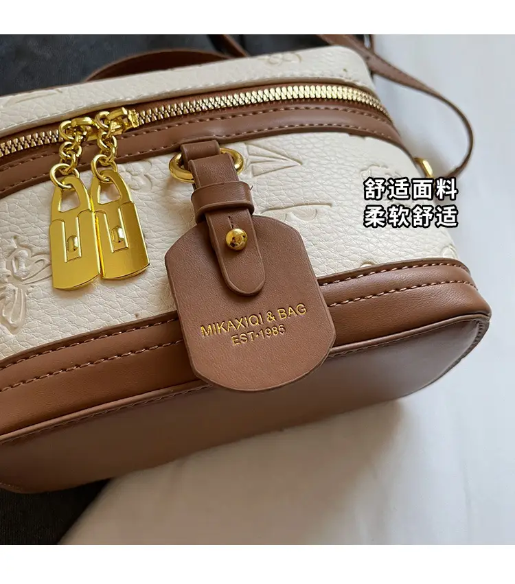 Women's Crossbody Leather Zipper Bag Tan Beige — feature 3