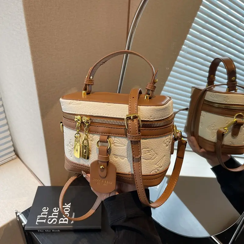 Women's Crossbody Leather Zipper Bag Tan Beige - Image 2