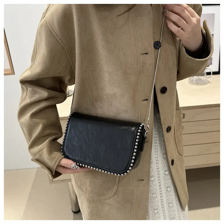 Red Square Shoulder Bag for Women 2025 Spring Summer luggage and leather goods — feature 9