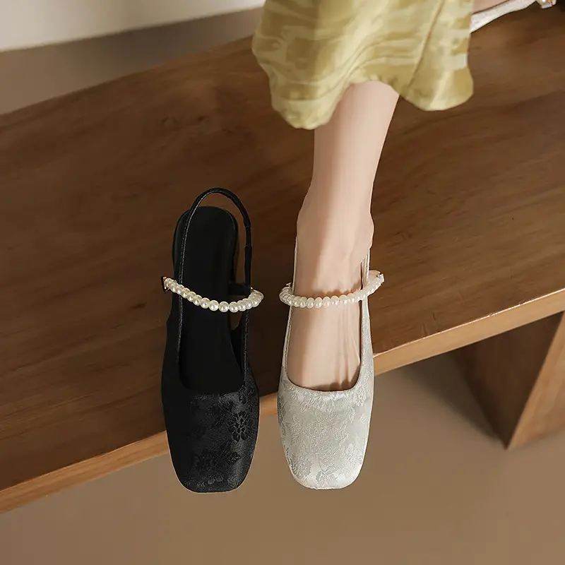 National Style Thick Heel Square-toe Single-layer Shoes Women's 2025 New Summer Fairy Style Chinese Embroidered Pearl Middle Heel Baotou Sandals - Image 4