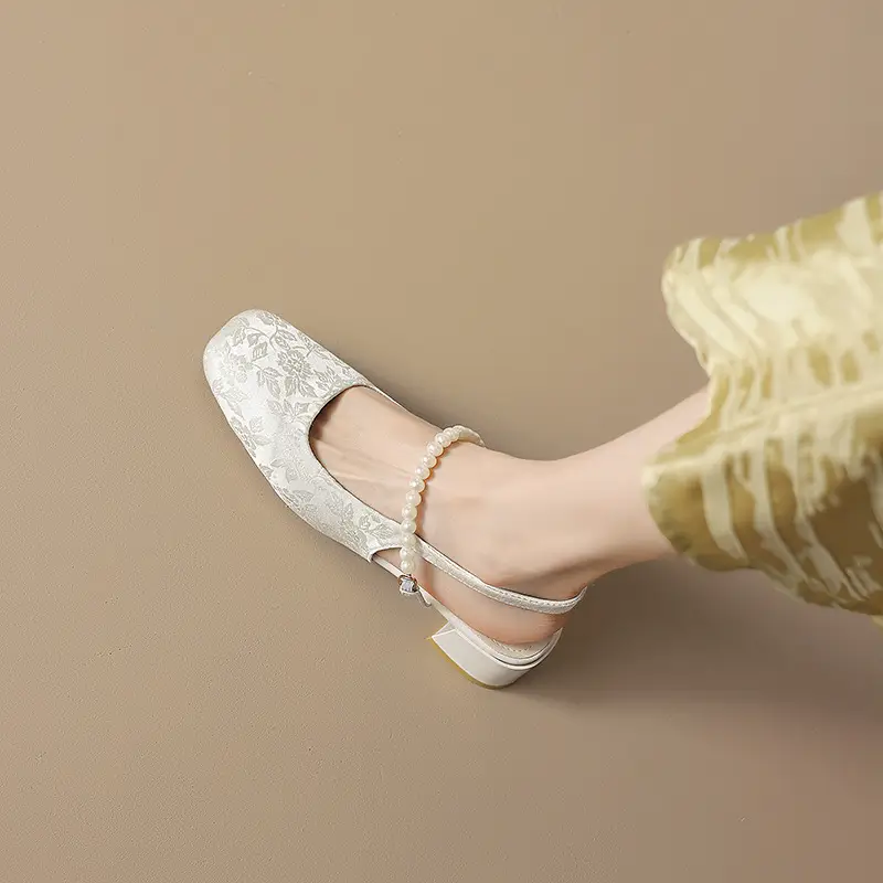 National Style Thick Heel Square-toe Single-layer Shoes Women's 2025 New Summer Fairy Style Chinese Embroidered Pearl Middle Heel Baotou Sandals - Image 2