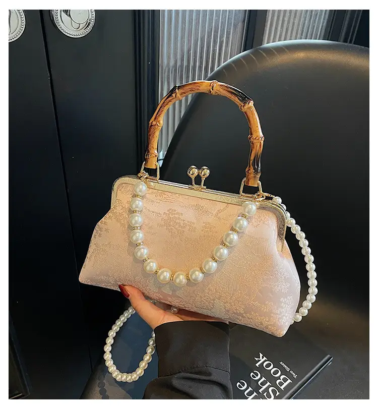 Women's Embroidered Pearl Handbag Antique Style — feature 1
