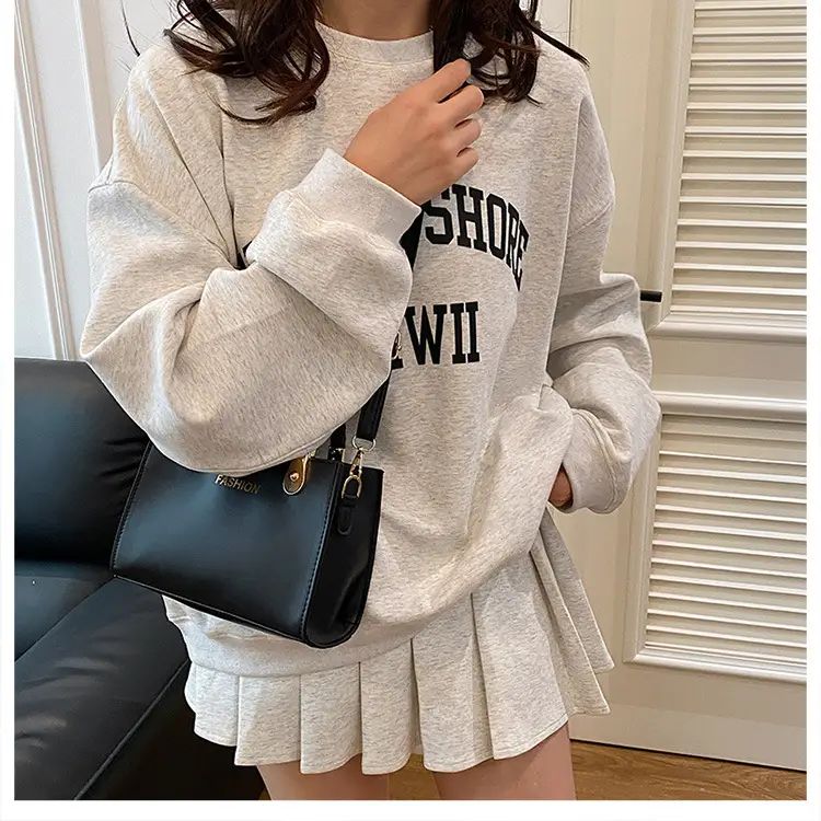 White Texturized Square Handbag with Gold Hardware — feature 15