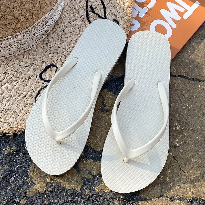 2025 Women's White Silicone Flip Flops Summer Beach Wear