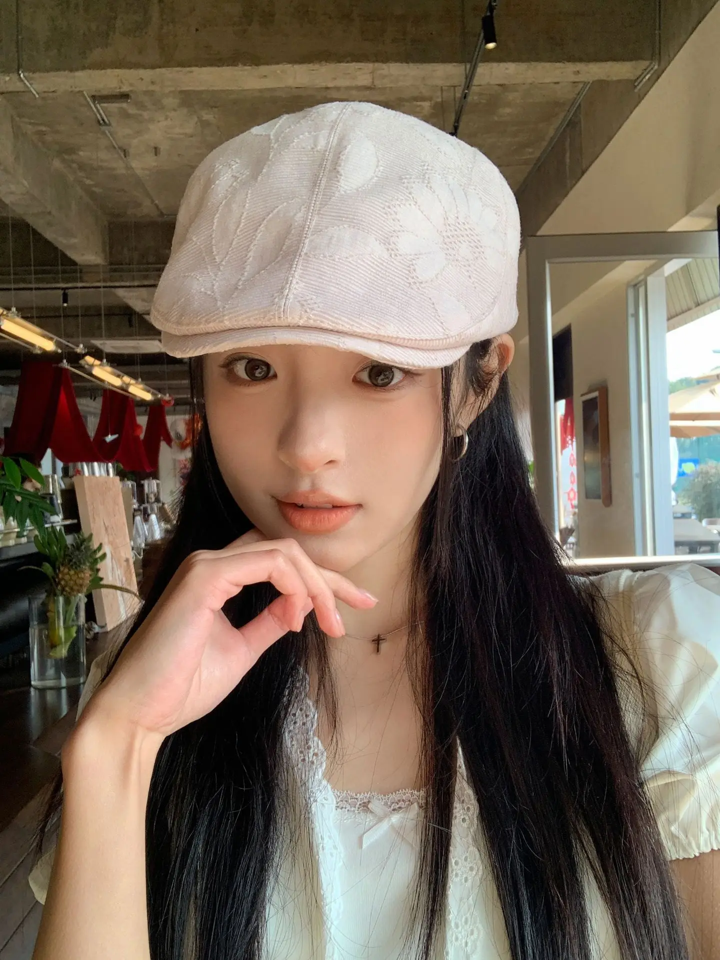 Women's Black Jacquard Cap for All Occasions — feature 3