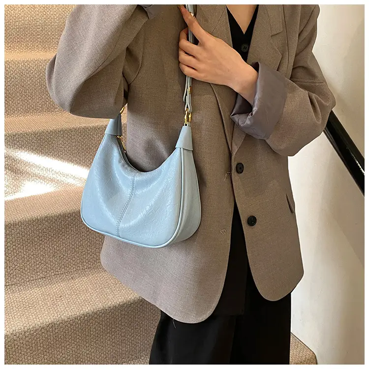 Black Glossy Crossbody Bag for Women 2025 — feature 18