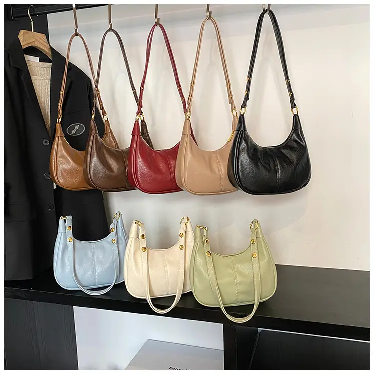 Black Glossy Crossbody Bag for Women 2025 — feature 3