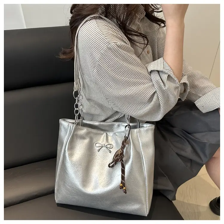 2025 Silver French Niche Shoulder Bag for Women — feature 10