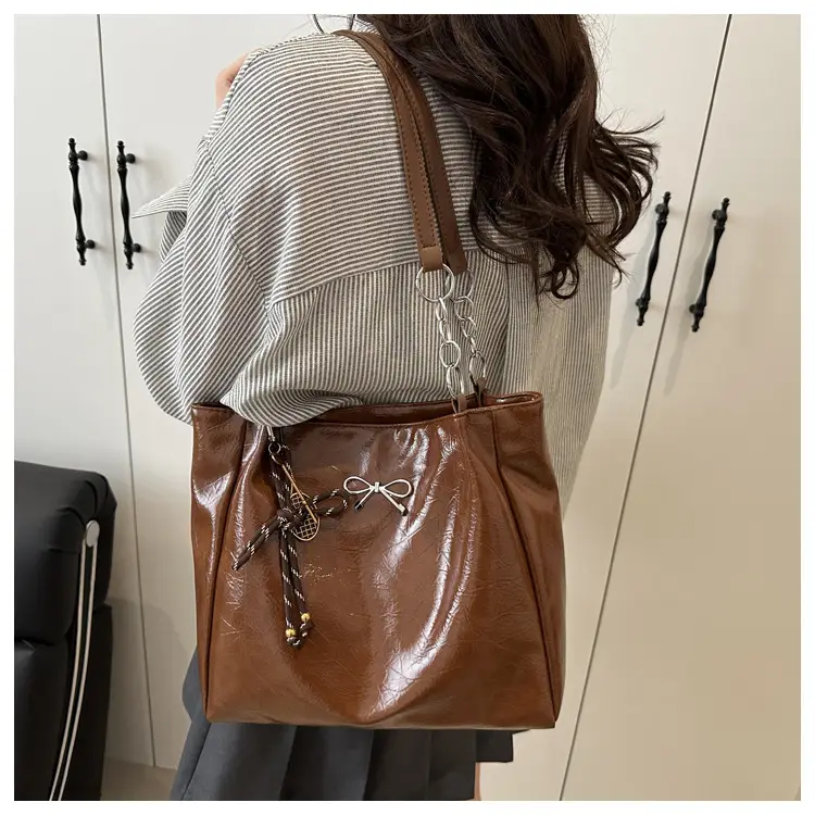 2025 Silver French Niche Shoulder Bag for Women — feature 13