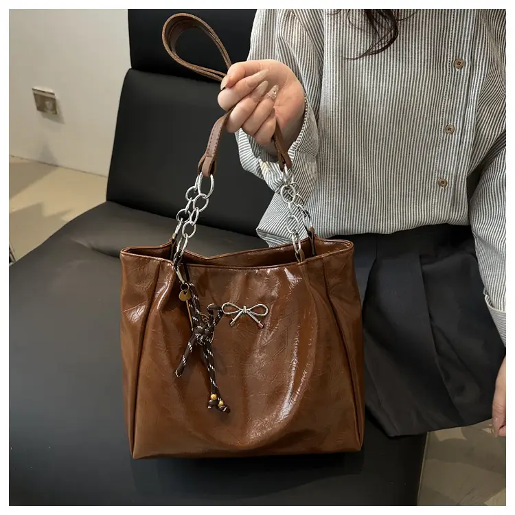2025 Silver French Niche Shoulder Bag for Women — feature 14