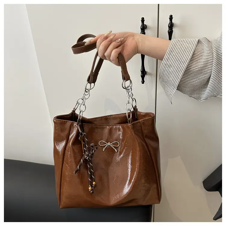 2025 Silver French Niche Shoulder Bag for Women — feature 15
