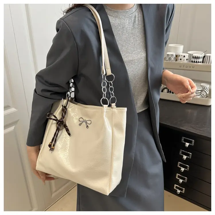 2025 Silver French Niche Shoulder Bag for Women — feature 16