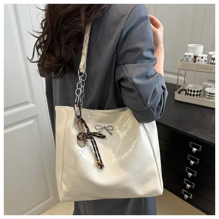 2025 Silver French Niche Shoulder Bag for Women — feature 17