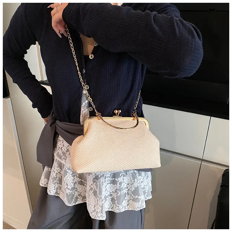 Women's Elegant Gold Chain Shoulder Bag 2025 Spring — feature 13