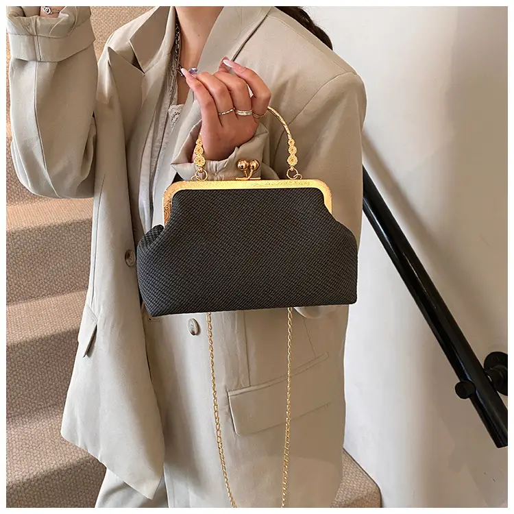 Women's Elegant Gold Chain Shoulder Bag 2025 Spring — feature 14