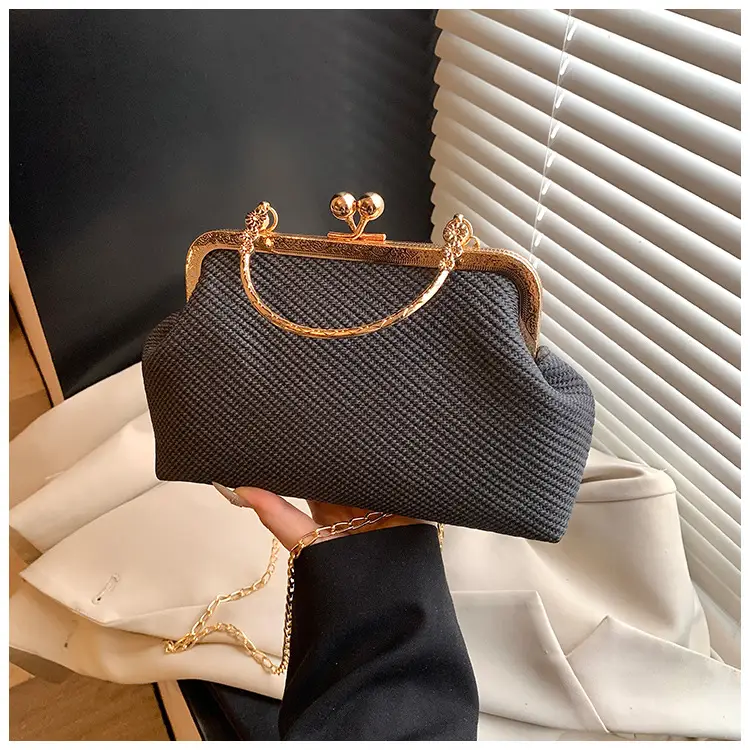 Women's Elegant Gold Chain Shoulder Bag 2025 Spring — feature 23