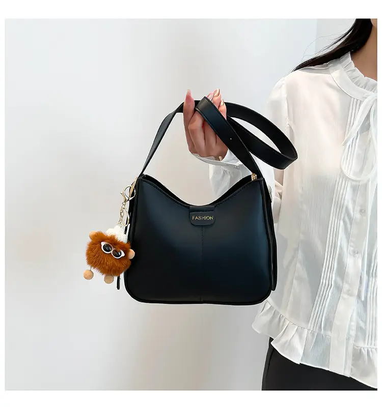 White Western Style Crossbody Bag with Pendant — feature 13