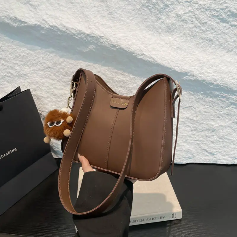 Trendy Beige Crossbody Bag with Pearl Drop - Image 8